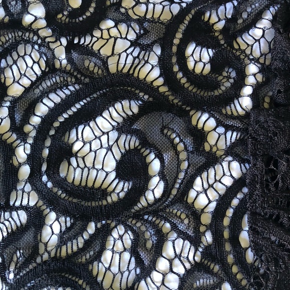 Michelle Lynn Lace Shrug Black Size S - Picture 4 of 4